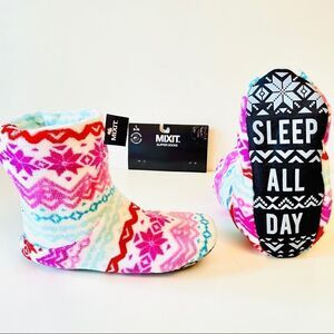 NWT MIXIT Sz 9/10 (L) Plush Lined Slippers Socks